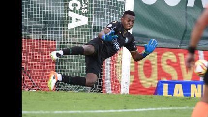 Mauricio Arboleda podria volver a su país para atajar en Millonarios, aunque hay otras ofertas.