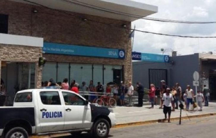 sucedió esta mañana en una entidad bancaria de Isidro Casanova.