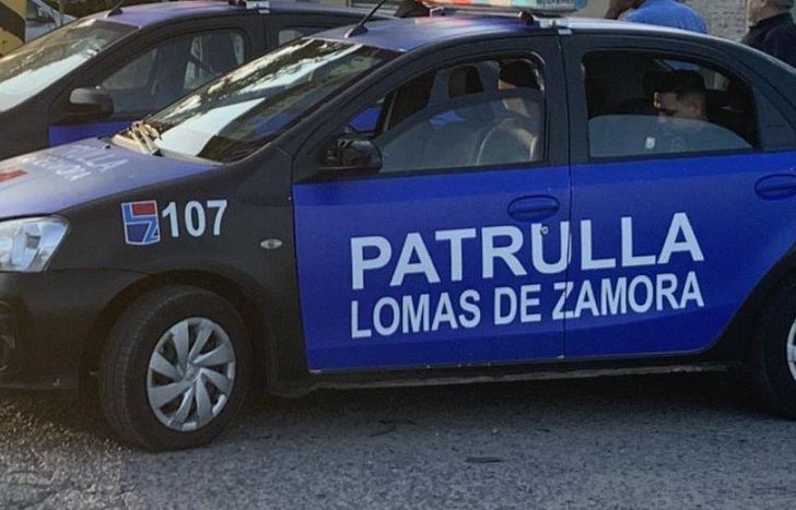 Efectivos del Comando de Patrullas de Lomas detuvieron a dos delincuentes.