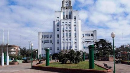 A partir de octubre, la plaza se llenará de artistas. A partir de octubre, la plaza se llenará de artistas.