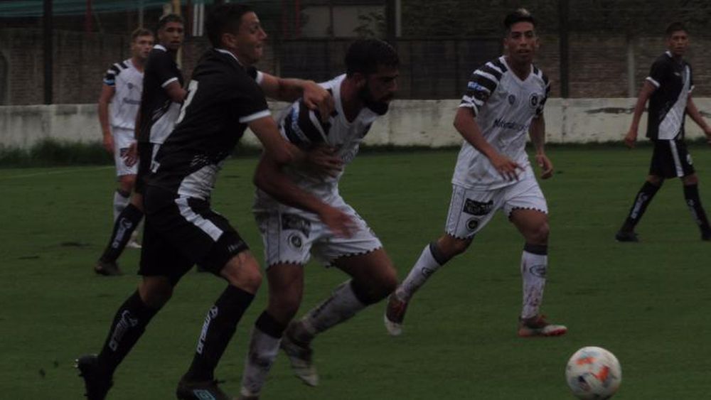 Claypole sumó, pero sigue sin ganar en la temporada.