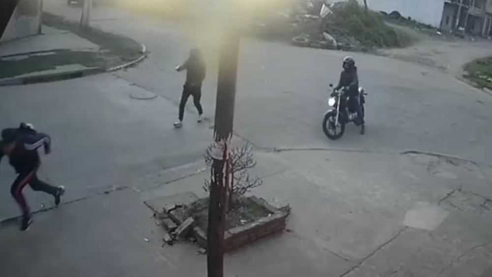 Las cámaras de seguridad fueron claves para identificar a los motochorros.