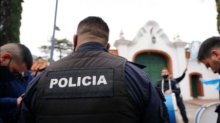 Los Policías todavía permanecen en los alrededores de Olivos.