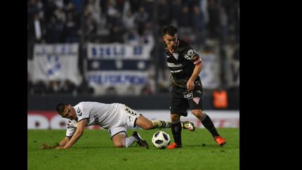 el partido estuvo repleto de imprecisiones y errores.