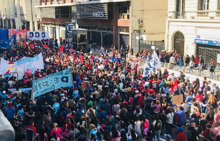 En alerta, profundizan el plan de lucha en las calles.