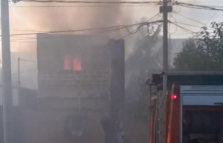 Se generó una enorme humareda que asustó a los vecinos.