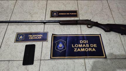 El arma de fuego encontrada en poder del acusado.
