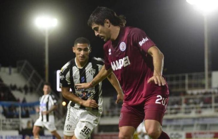 Malcorra anotó un gol y metió los dos centros para los otros tantos de Lanús.