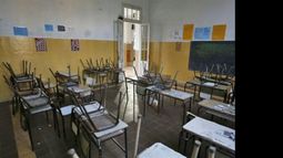 Otro inicio de clases con las aulas vacías