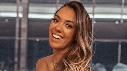 actitud peligrosa: floppy tesouro filmo a su hija bailando mientras manejaba