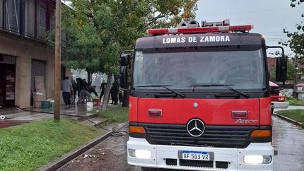 Intervinieron dos dotaciones de los Bomberos de Lomas.