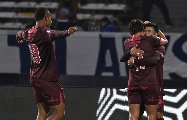 Lanús se hizo fuerte en Córdoba y sumó tres puntos valiosos.