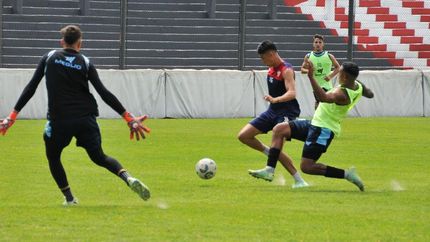Talleres se prepara con fútbol.