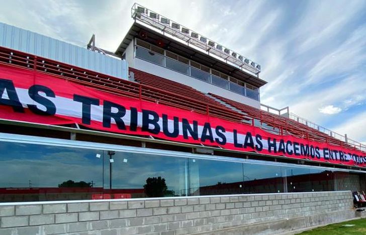 Los nuevos palcos, un orgullo para la gente de Escalada.