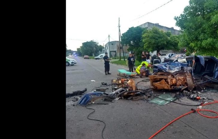 Se produjo la colisión frontal de dos vehículos.