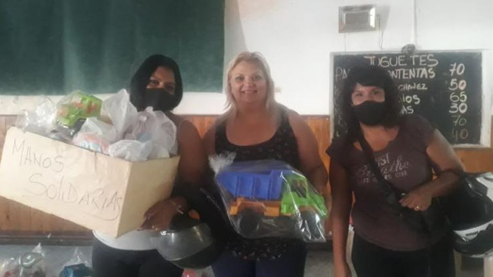 Oro Oeste recolectó y ayudó a distribuir los regalos.
