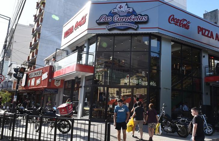 La renovada fachada de Las Carabelas. Ya está abierto al público.