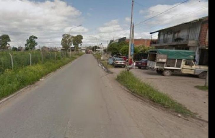 El cuerpo fue hallado en un descampado.