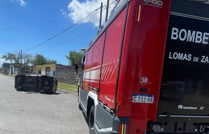 Los Bomberos de Lomas intervinieron en el lugar.