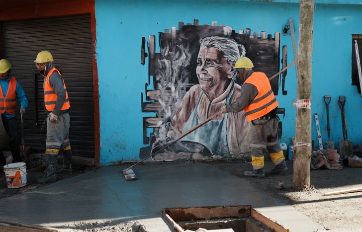 Las obras de infraestructura llegan a distintos barrios de Lomas.
