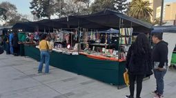 Hay 65 stands con todo tipo de productos a precios accesibles.