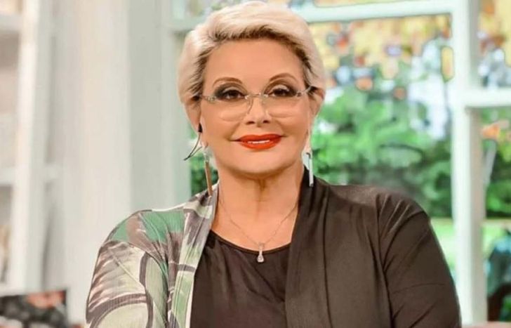 Carmen cambia de pantalla.