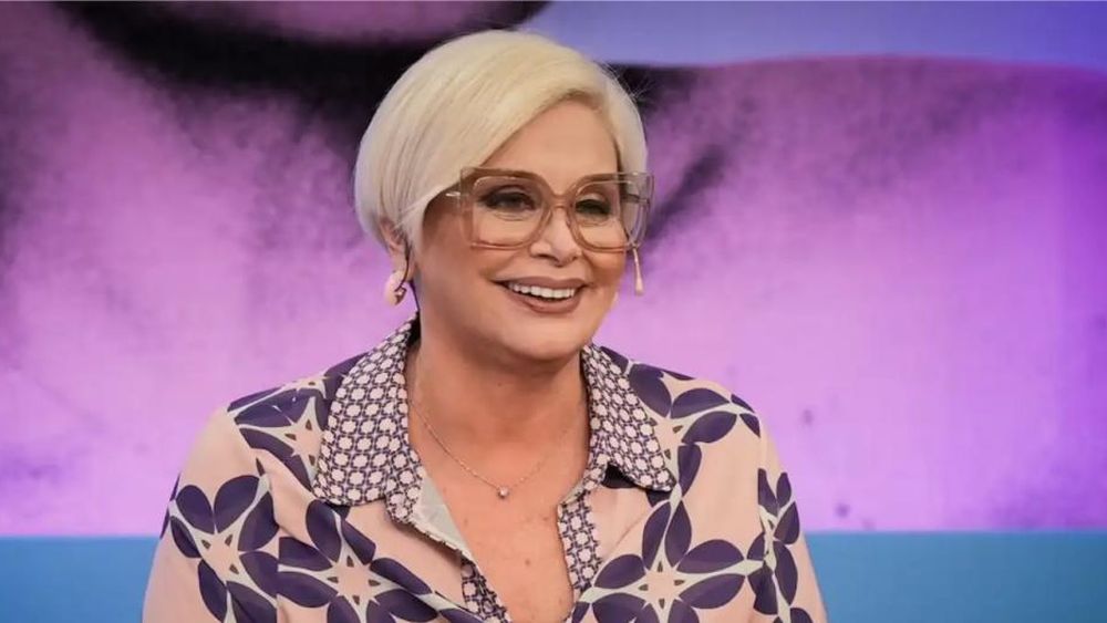 Carmen le hizo una propuesta laboral en vivo a Morena Rial. Carmen le hizo una propuesta laboral en vivo a Morena Rial.