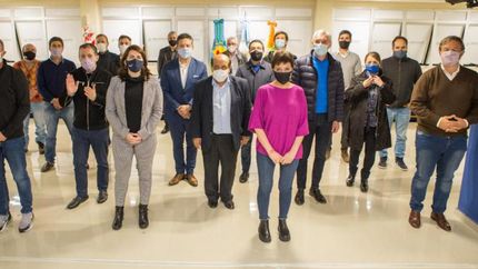 Los intendentes de la tercera y la primera sección electoral.
