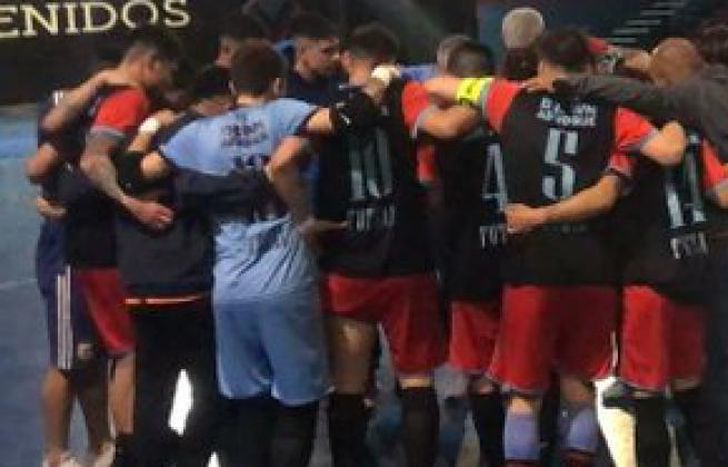 Brown marcha puntero con puntaje ideal en la D.