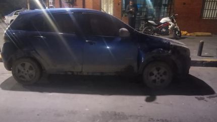 Un vehículo fue robado.