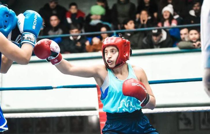 La lomense ganó por fallo unánime en su primera presentación en Brasil.