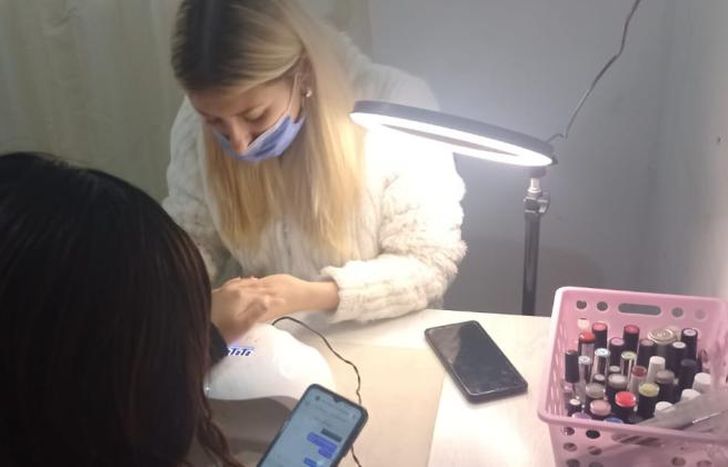 Comprometida con su trabajo.