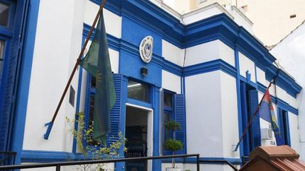 detienen a cuatro menores que entraron a robar a un estacionamiento