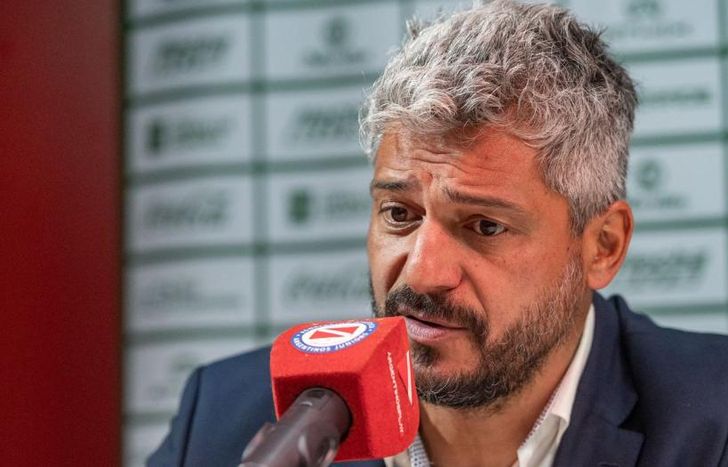 Munúa no le encuentra la vuelta a Banfield.