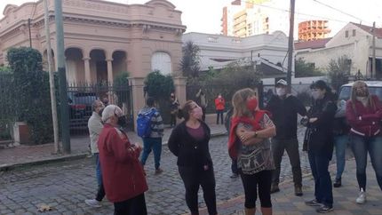 La visita es a la gorra.