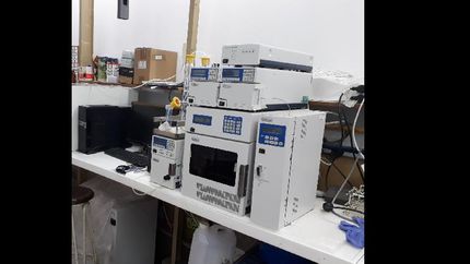 investigadores buscan fabricar mascaras con una barrera antimicrobios