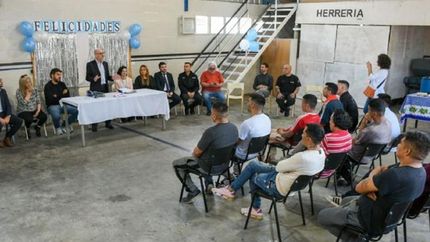 El acto de entrega de diplomas a los internos.