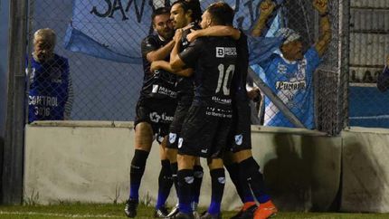 Temperley quiere ganar el último partido. Temperley quiere ganar el último partido.