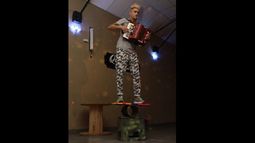 antes de la cuarentena se dedicaba a animar festejos para grandes y chicos.