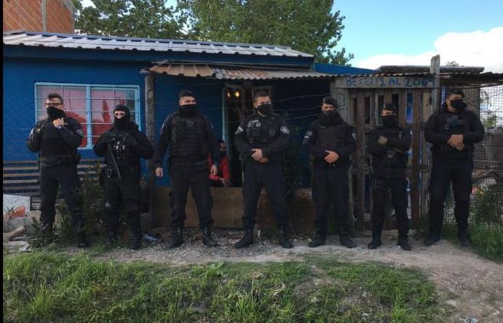 Los policías lograron capturar a los delincuentes esta tarde.
