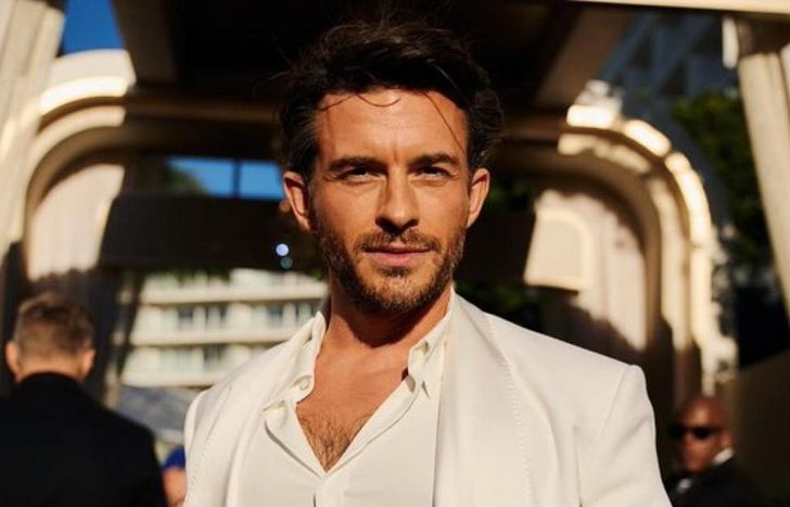 Jonathan Bailey, reconocido por People.