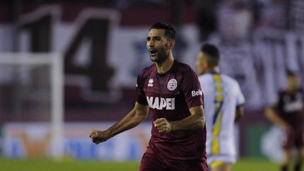 Diego Valeri convirtió su primer gol en su vuelta a Lanús tras 10 años en Estados Unidos. Diego Valeri convirtió su primer gol en su vuelta a Lanús tras 10 años en Estados Unidos.