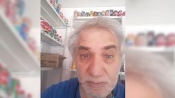Leonardo tiene 55 años.