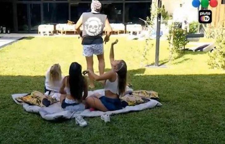 El momento en el que apareció el dron.