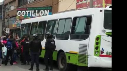 Se trata de un colectivo de la línea 500 de Varela.