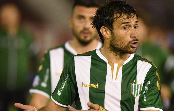 Darío Cvitanich quedó más preocupado por el juego de Banfield que por el penal fallado.