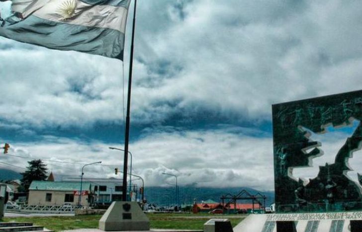 Alberto envió tres proyectos para beneficiar a ex combatientes.