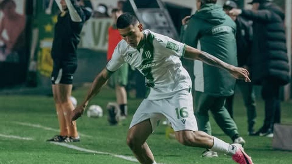 Jeremías Acosta hizo su debut en la Primera de Banfield.