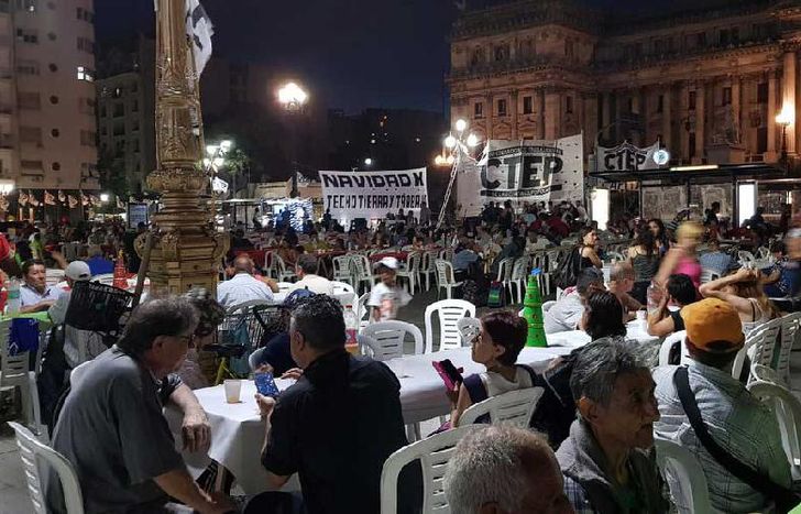 Importante convocatoria en rechazo a las políticas oficiales.