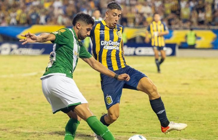 Álvarez hizo un gran desgaste y fue figura.